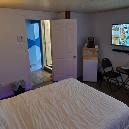 Petit Studio Tres Intime, Avec Spa Interieur Au Coeur De Shawinigan Exteriör bild