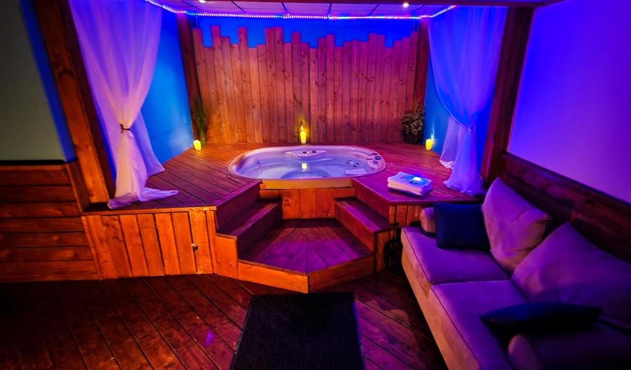 Petit Studio Tres Intime, Avec Spa Interieur Au Coeur De Shawinigan Exteriör bild