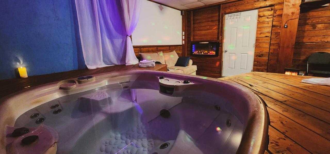 Petit Studio Tres Intime, Avec Spa Interieur Au Coeur De Shawinigan Exteriör bild