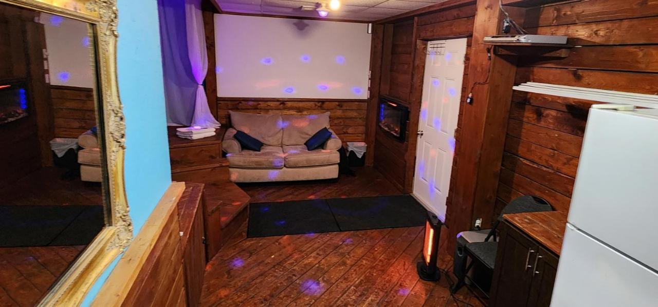 Petit Studio Tres Intime, Avec Spa Interieur Au Coeur De Shawinigan Exteriör bild