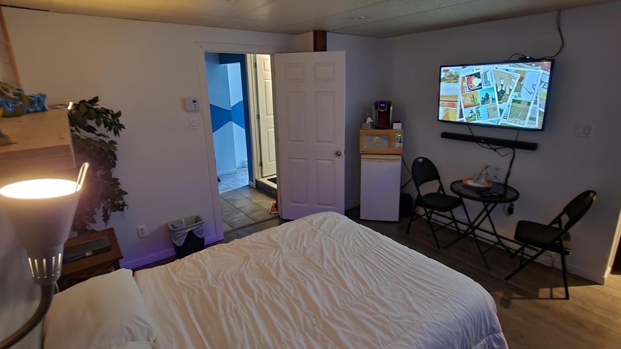 Petit Studio Tres Intime, Avec Spa Interieur Au Coeur De Shawinigan Exteriör bild