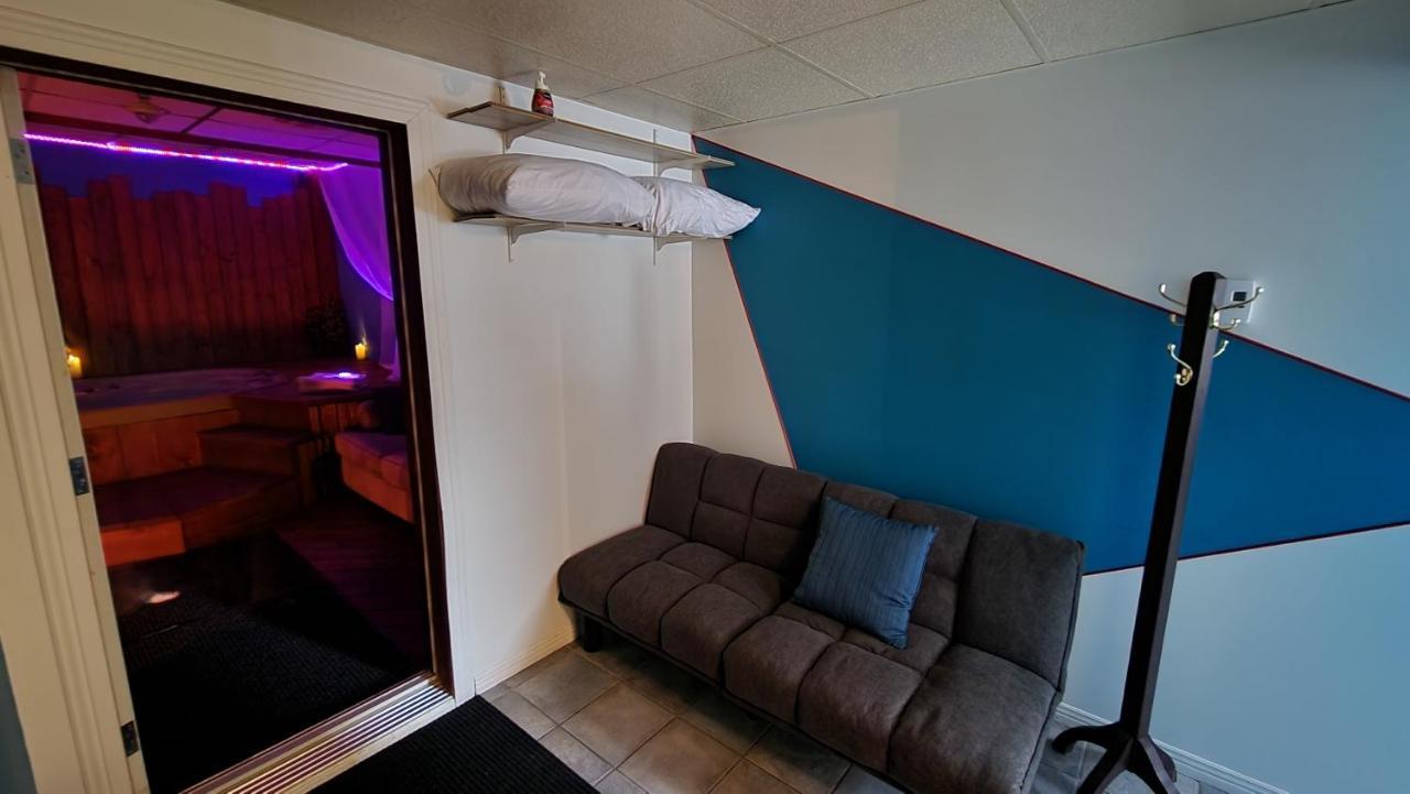 Petit Studio Tres Intime, Avec Spa Interieur Au Coeur De Shawinigan Exteriör bild