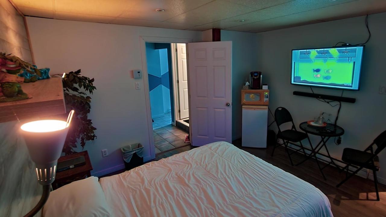 Petit Studio Tres Intime, Avec Spa Interieur Au Coeur De Shawinigan Exteriör bild