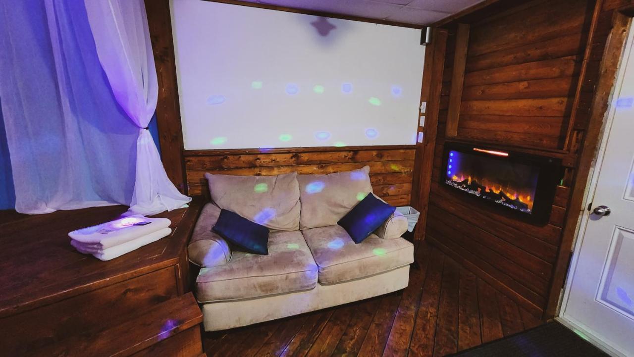 Petit Studio Tres Intime, Avec Spa Interieur Au Coeur De Shawinigan Exteriör bild