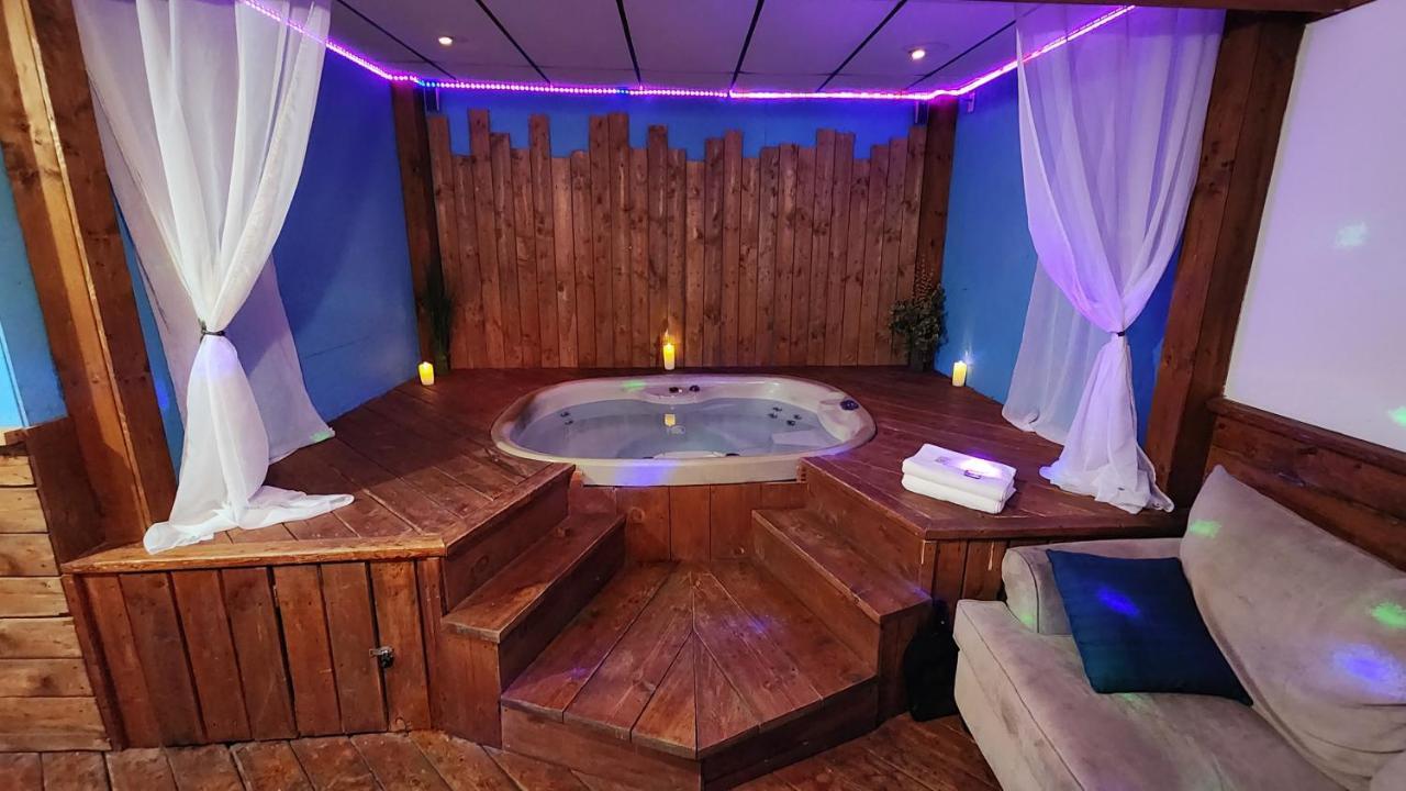 Petit Studio Tres Intime, Avec Spa Interieur Au Coeur De Shawinigan Exteriör bild